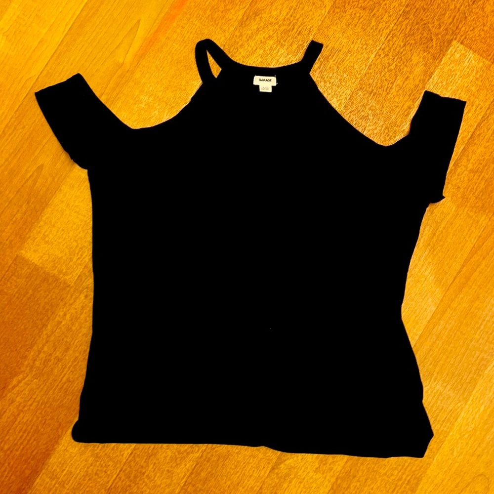 Off the shoulder Garage black top size S